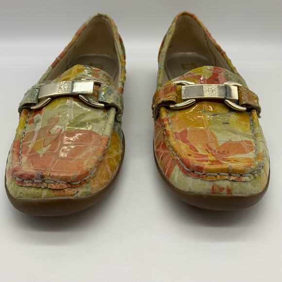 Anne Klein Women's Embossed Leather Floral Pattern Moccasin Loafers Sz 6M - Picture 3 of 13